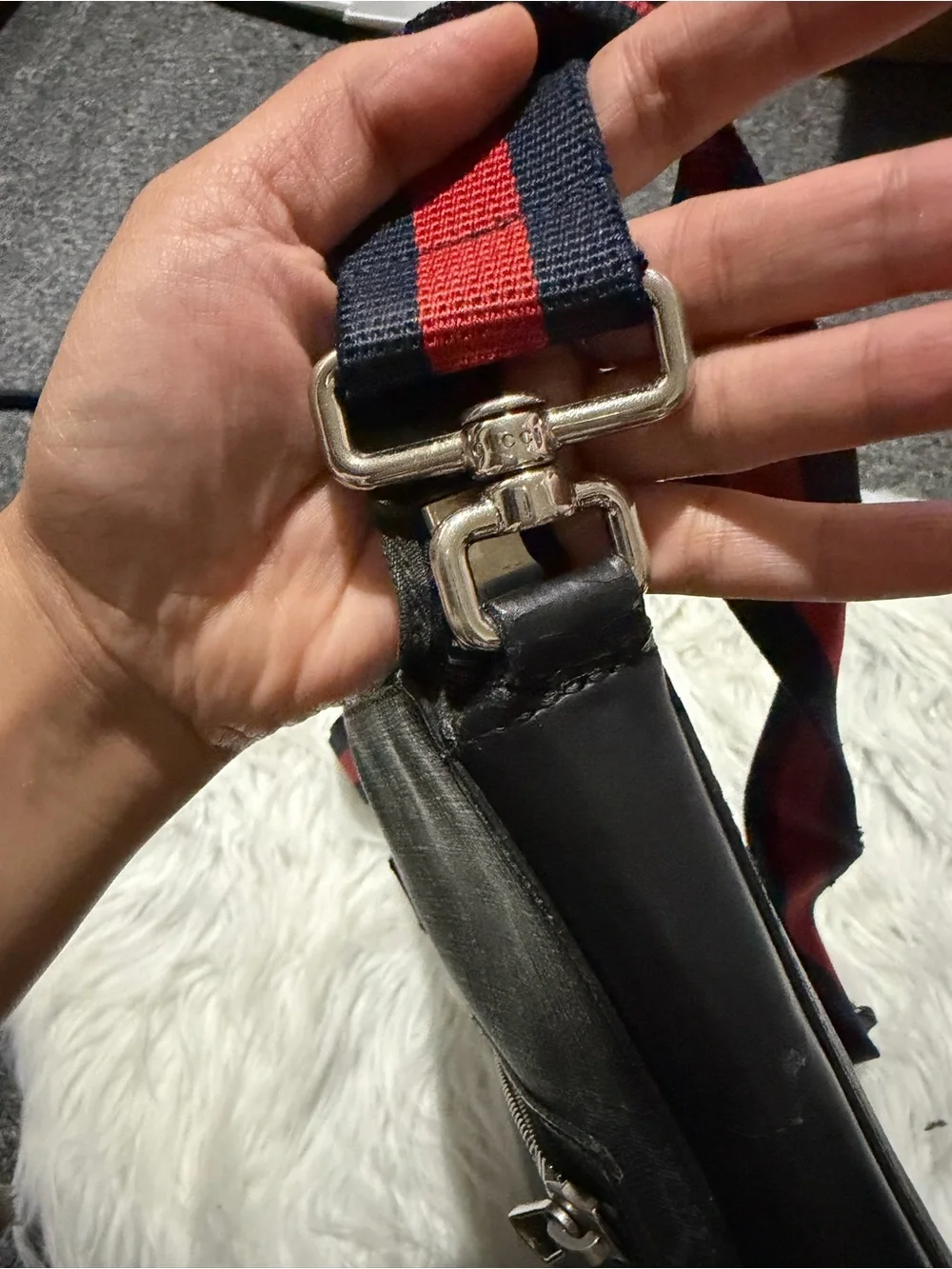 Pre-owned Gucci Black GG Supreme Messenger with Red & Navy Web Strap